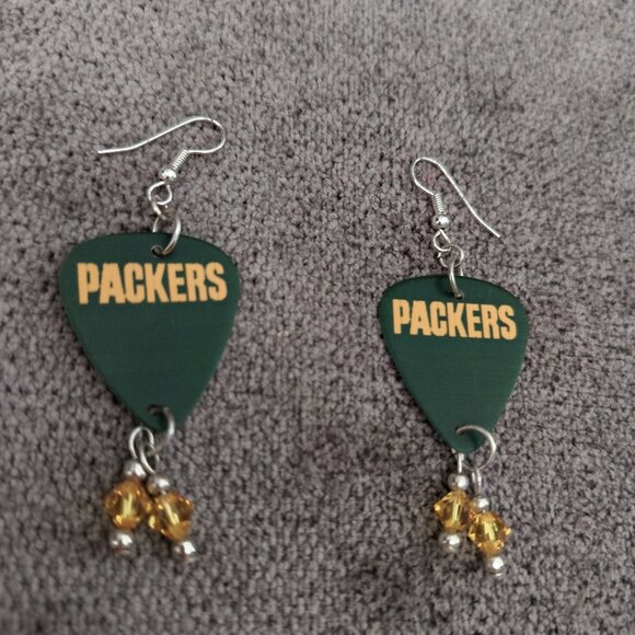 Women's GREEN BAY PACKERS GUITAR PICK EARRINGS - Picture 1 of 1